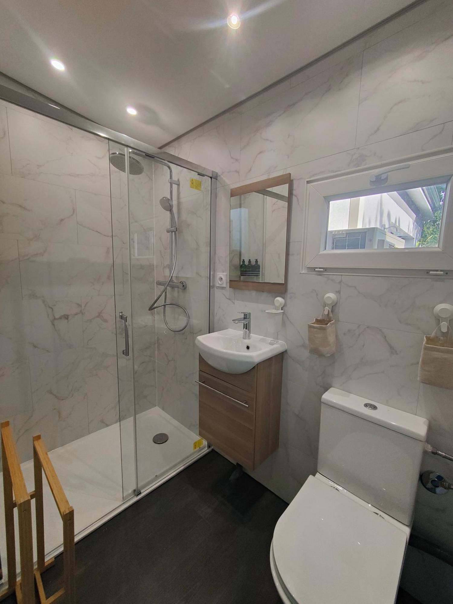 생-메다르-앙-잘 Tiny House Avec Jardin Et Acces Piscine Chauffee 빌라 외부 사진